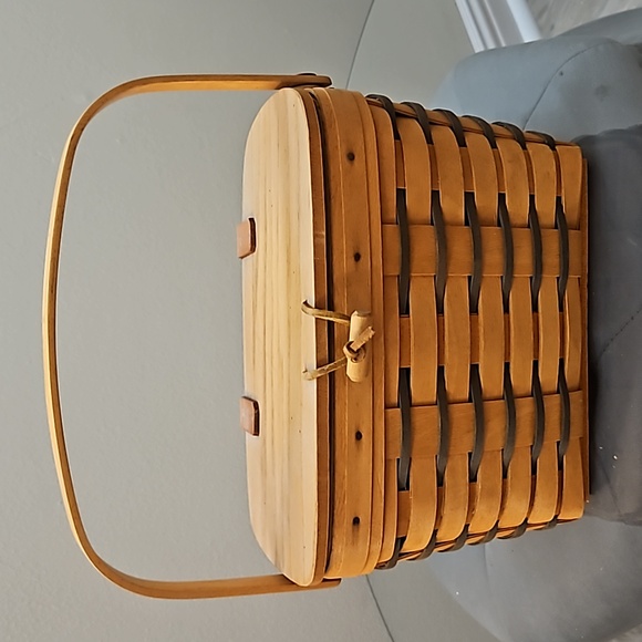 Longaberger 1997 Hinged Lid Lunch Basket - Picture 1 of 5